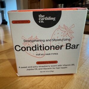 The Earthling Co conditioner bar-BNIB